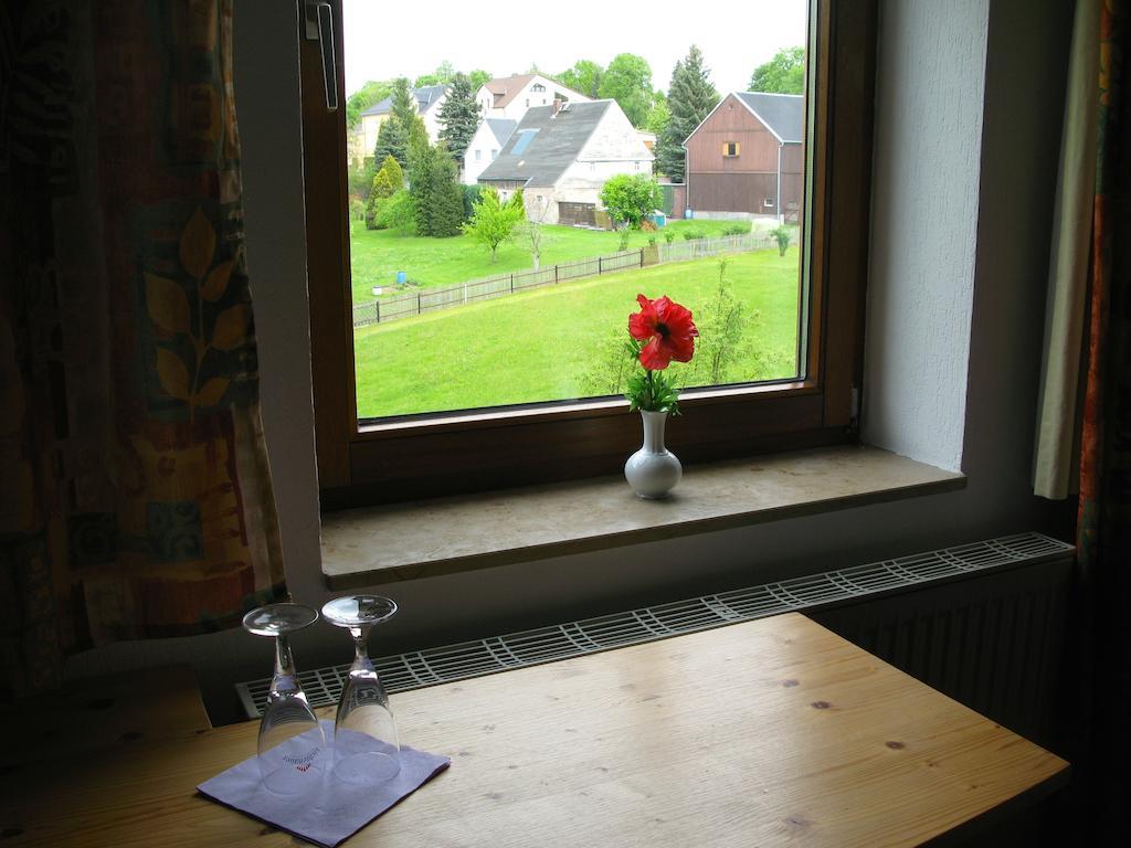 Landhotel Goldener Becher Limabach - Oberfrohna Kamer foto