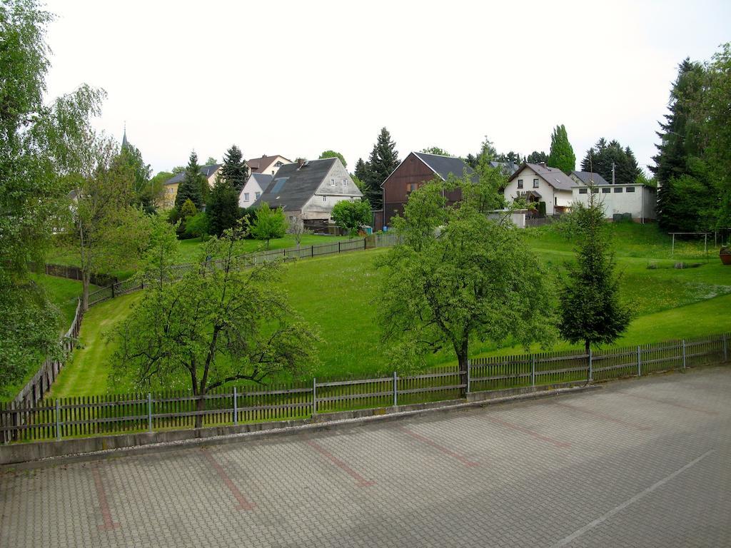 Landhotel Goldener Becher Limabach - Oberfrohna Buitenkant foto